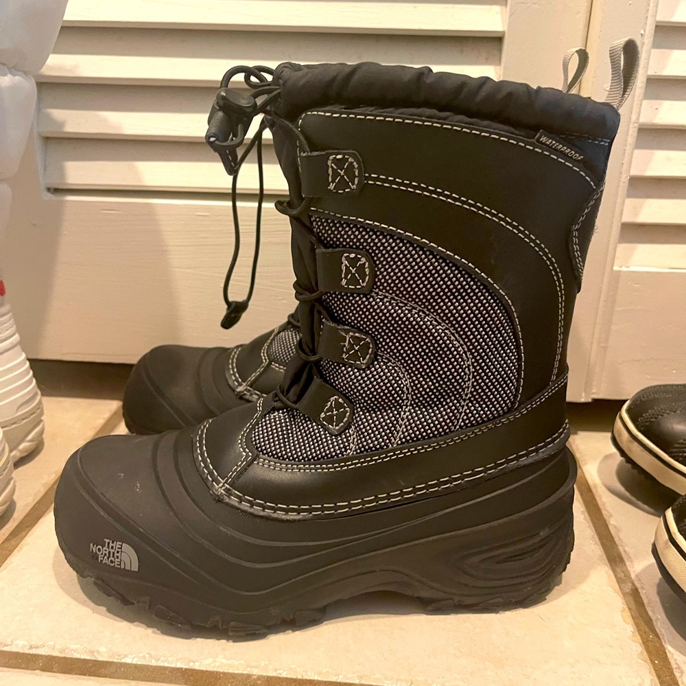 North Face Boots Snow Winter Size 4